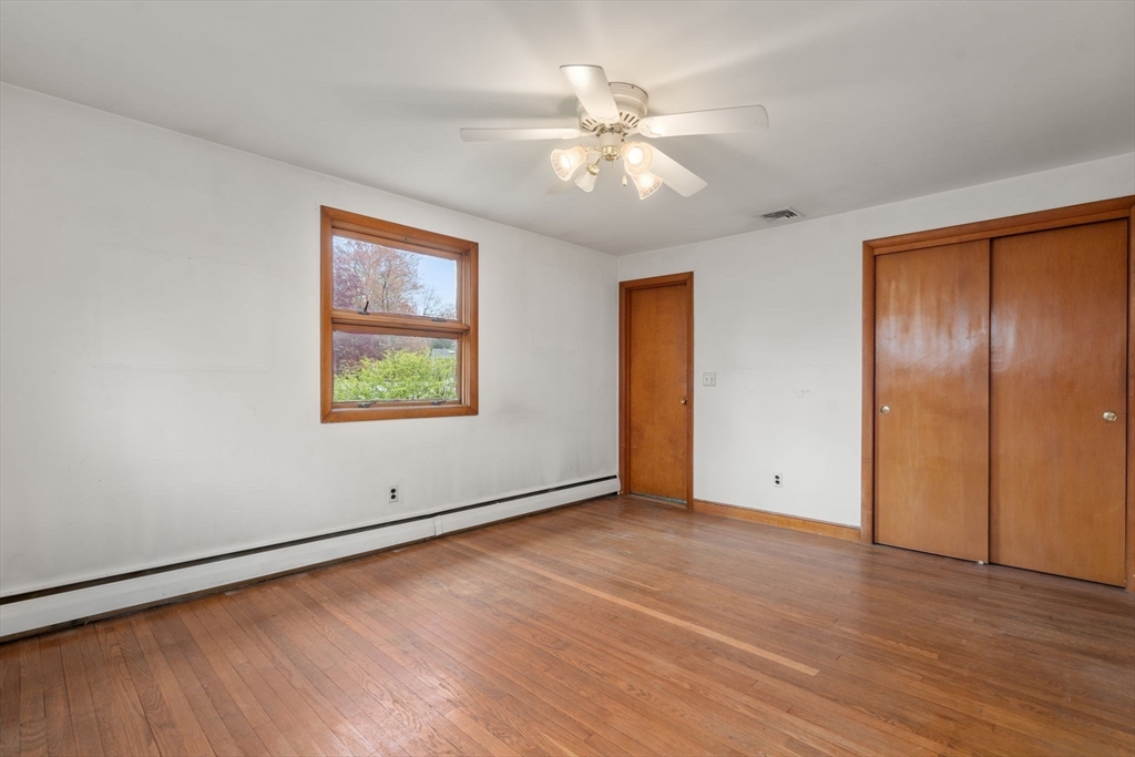 4 Greenwich Rd, Norwood, MA Photo #14