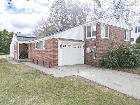 6 Danforth St Lawrence MA 01843