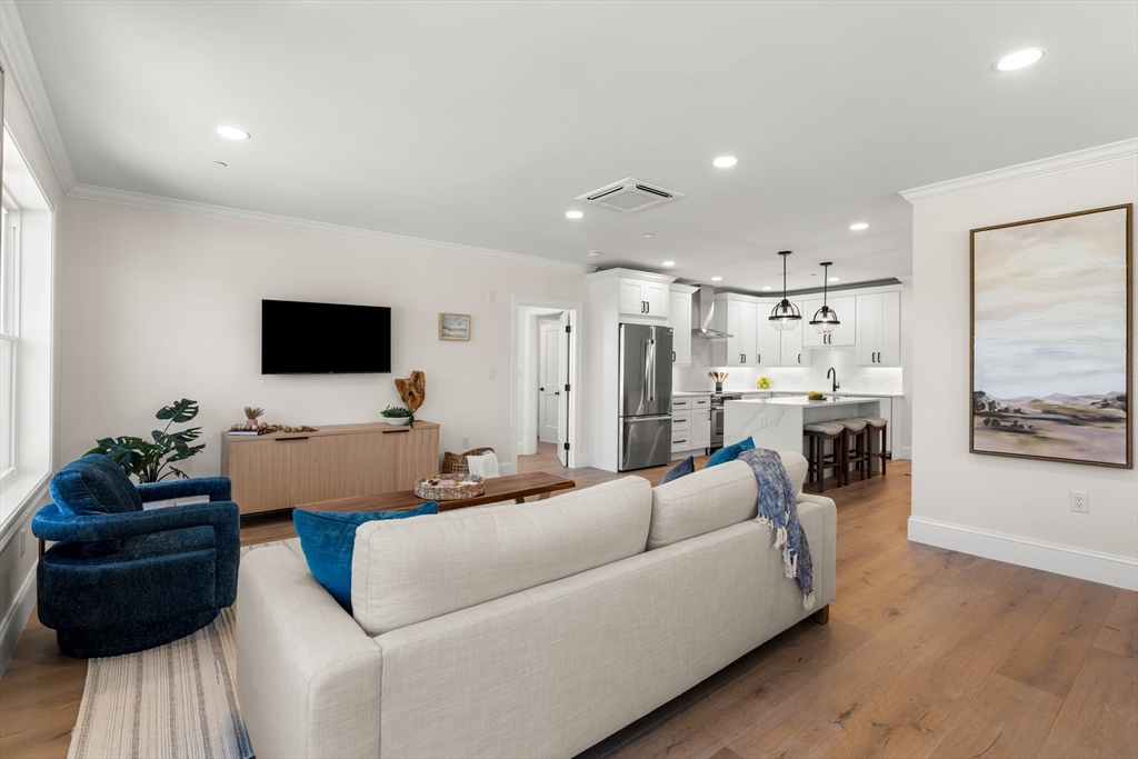 18 Franklin 303A