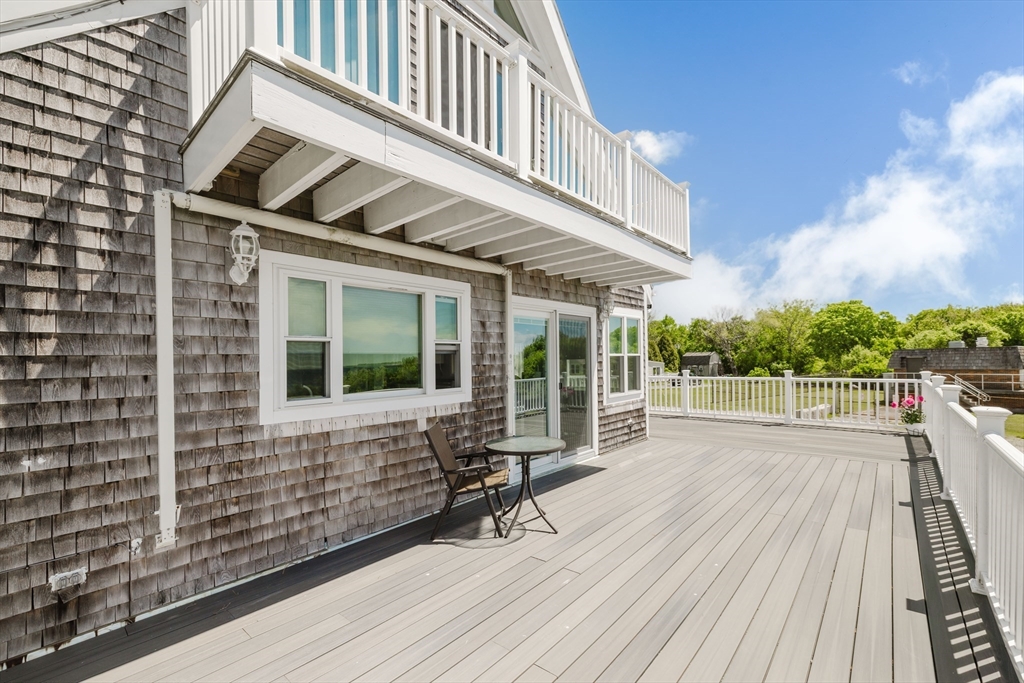 5 Bayview Ave