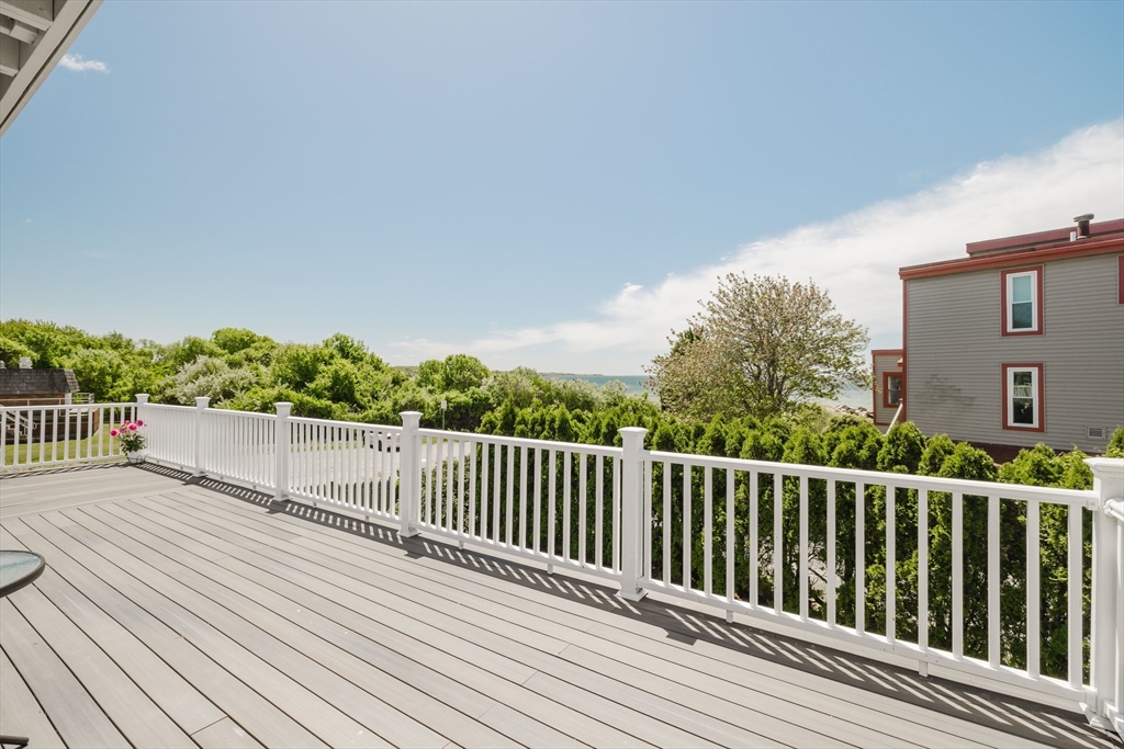 5 Bayview Ave