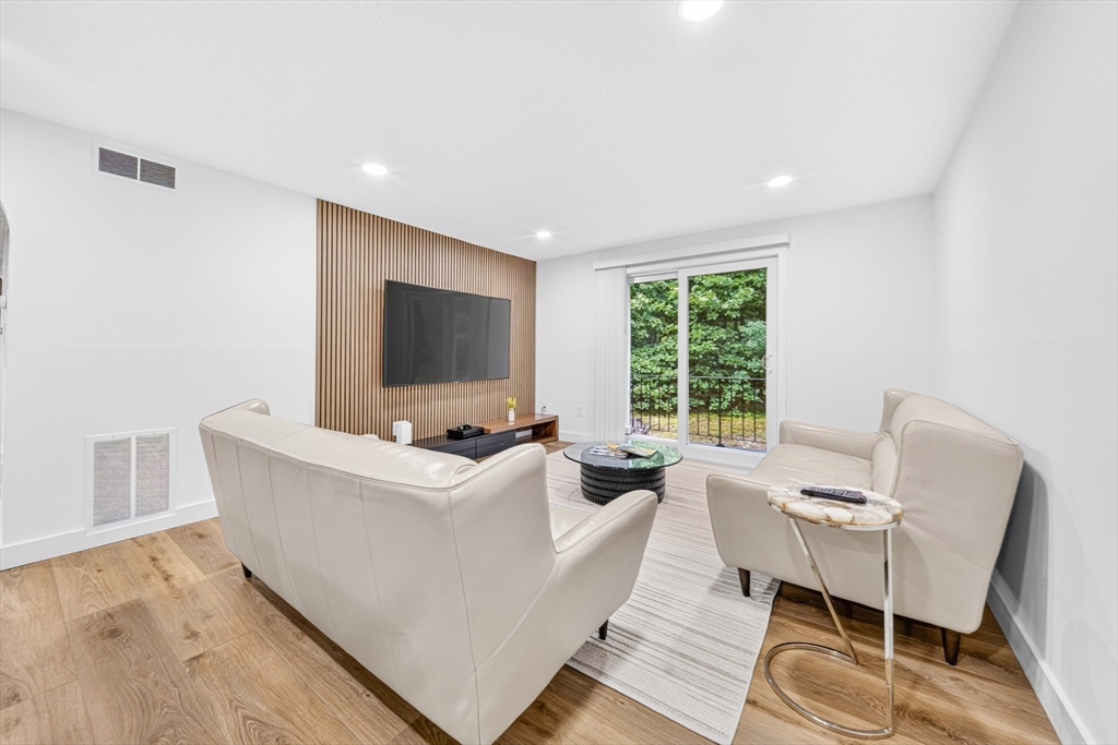 11 Shadowbrook Ln #22, Milford, MA Photo #22