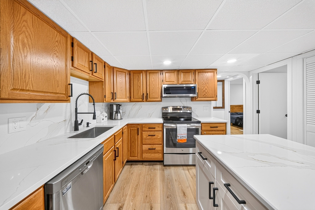 11 Shadowbrook Ln #22, Milford, MA Photo #1
