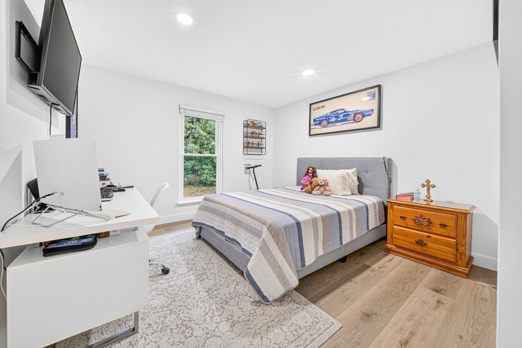 11 Shadowbrook Ln #22, Milford, MA Photo #24