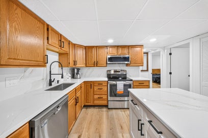 11 Shadowbrook Ln 22 Milford MA 01757