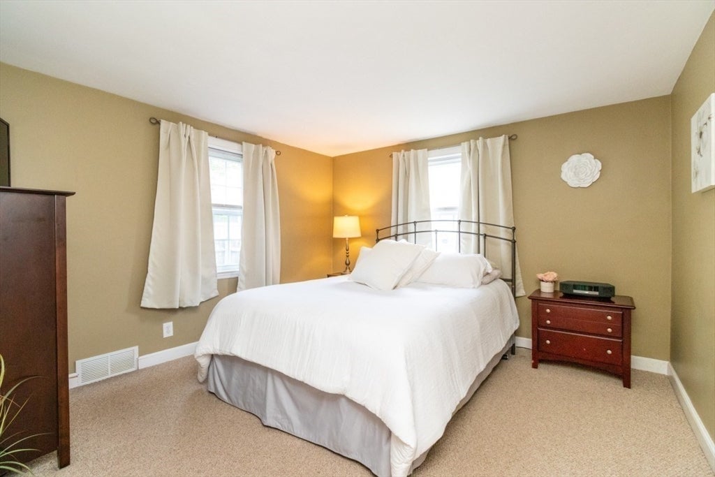 52 Chisholm Rd, Weymouth, MA Photo #14