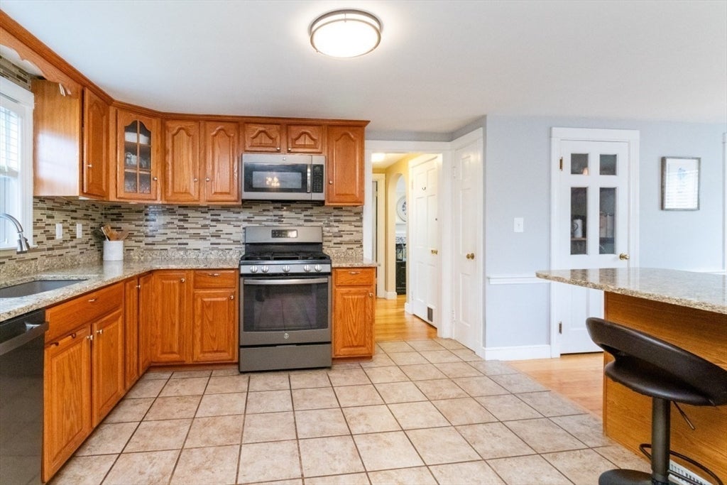 52 Chisholm Rd, Weymouth, MA Photo #7