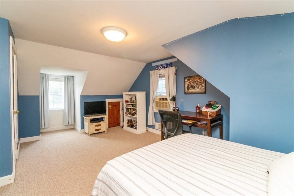 52 Chisholm Rd, Weymouth, MA Photo #21