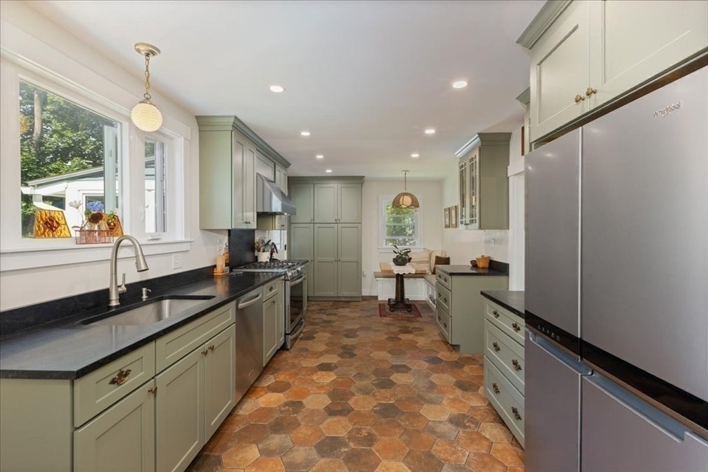 65 Congress St, Amesbury, MA Photo #14