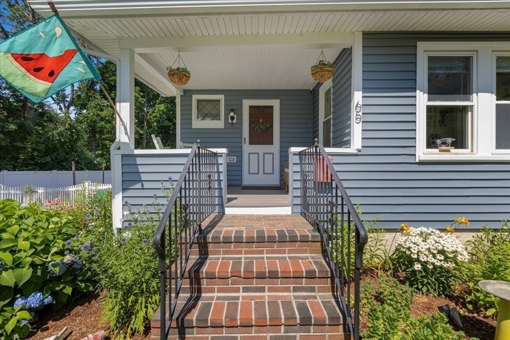 65 Congress St, Amesbury, MA Photo #4