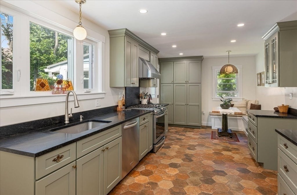 65 Congress St, Amesbury, MA Photo #13