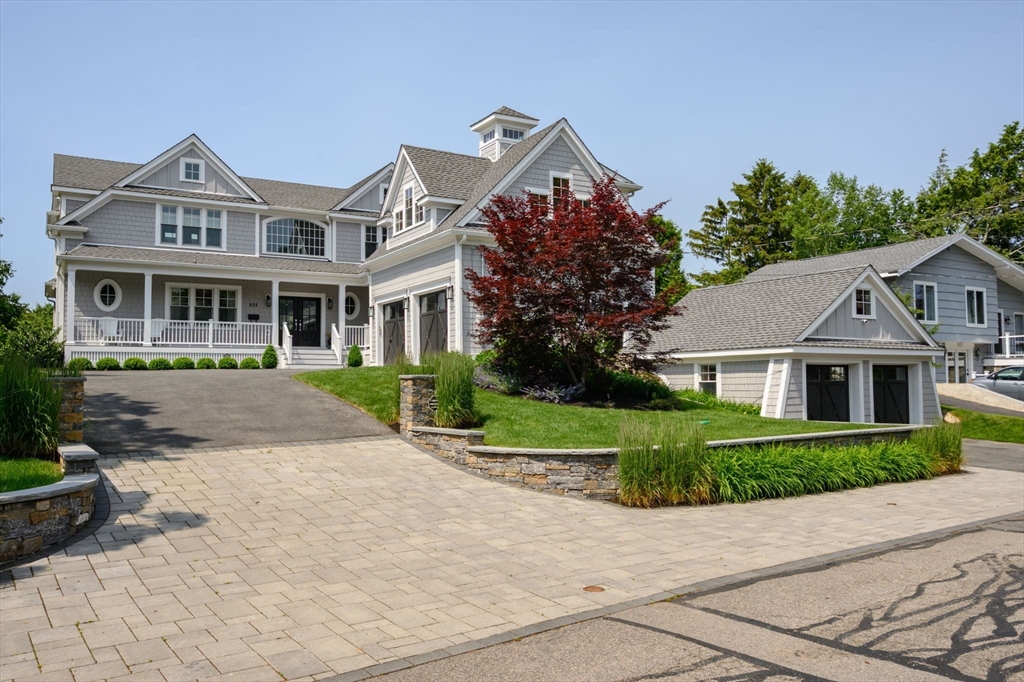 935 E. Squantum Street