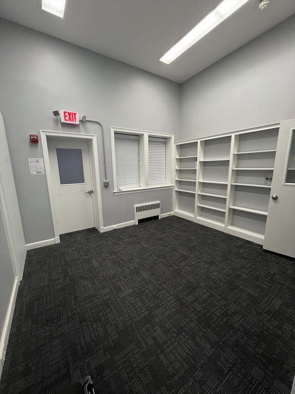 Fall River, Massachusetts 02724, United States, ,1 BathroomBathrooms,Residential,Active,81868