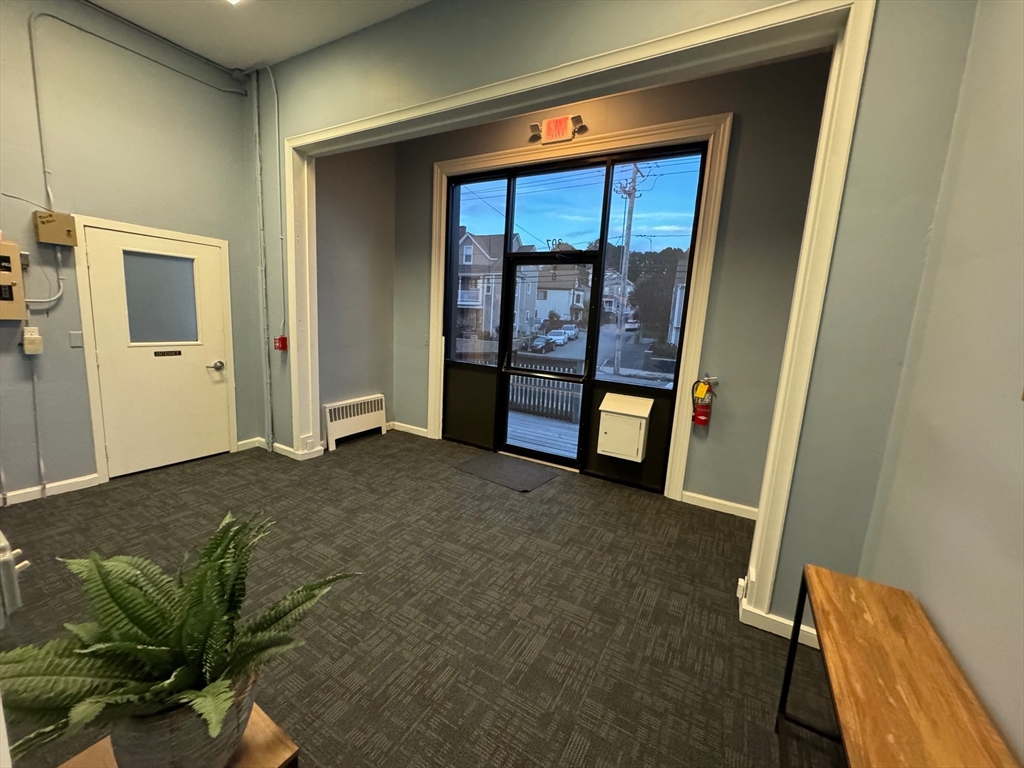 Fall River, Massachusetts 02724, United States, ,1 BathroomBathrooms,Residential,Active,81868