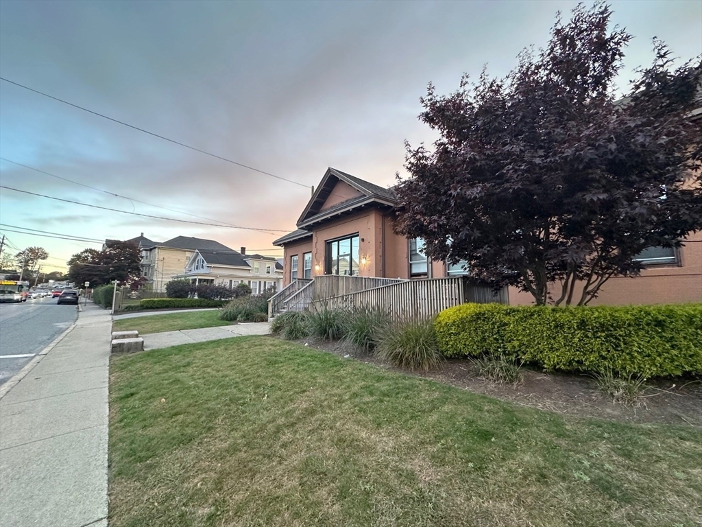 Fall River, Massachusetts 02724, United States, ,1 BathroomBathrooms,Residential,Active,81868