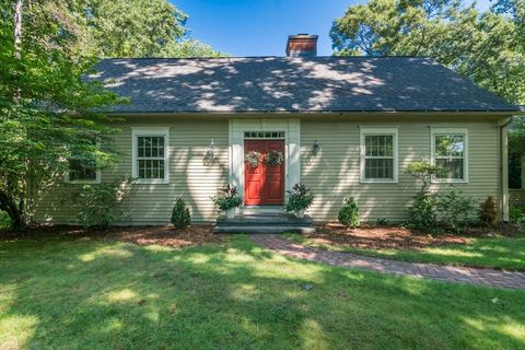 Photo of 100 Hilltop Rd, Longmeadow, MA 01106 (MLS # 73548048)