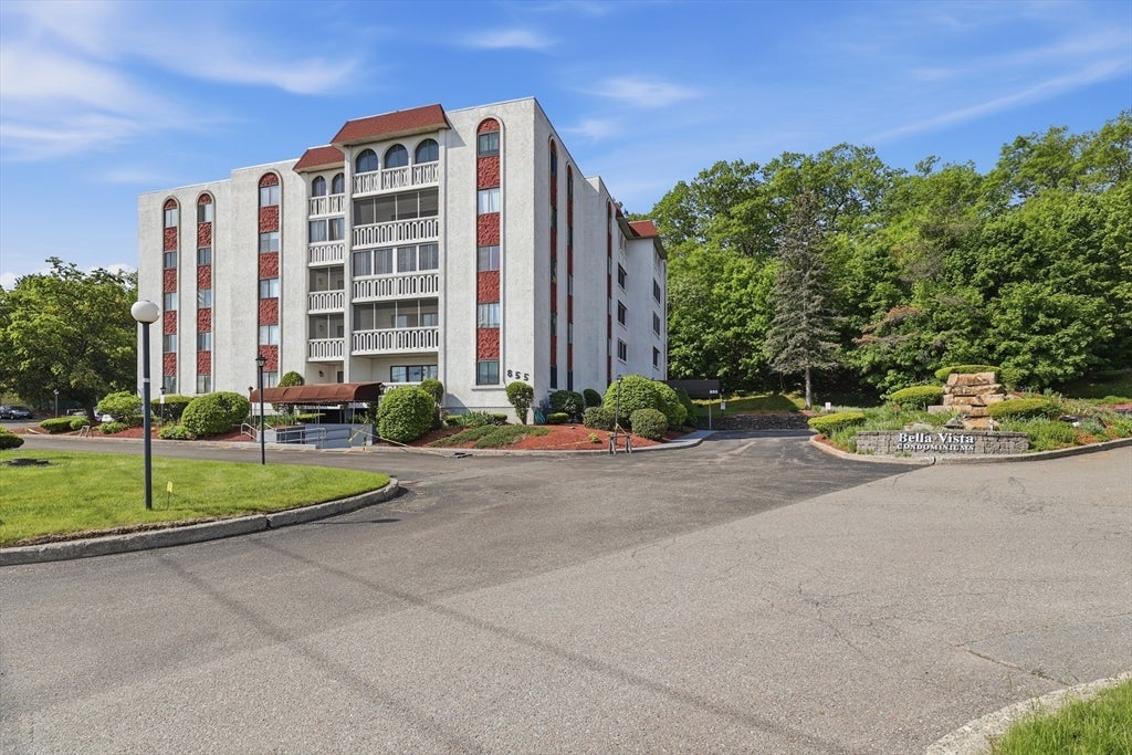 Photo of 855 John Fitch Hwy, Fitchburg, MA