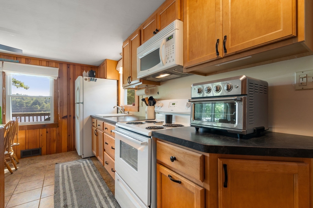 47 Sandy Beach Rd