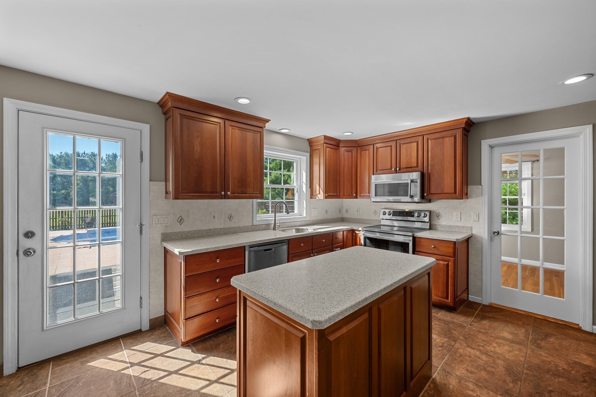 71 Nichols St, Holden, MA, 71 Nichols St, Holden, MA Photo #14