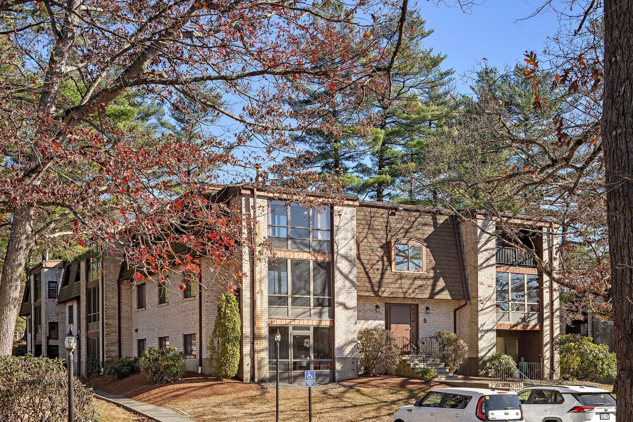 5 Greenbriar Dr 204