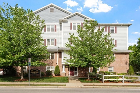Photo of 185 Essex St #1A, Melrose, MA 02176 (MLS # 73528986)