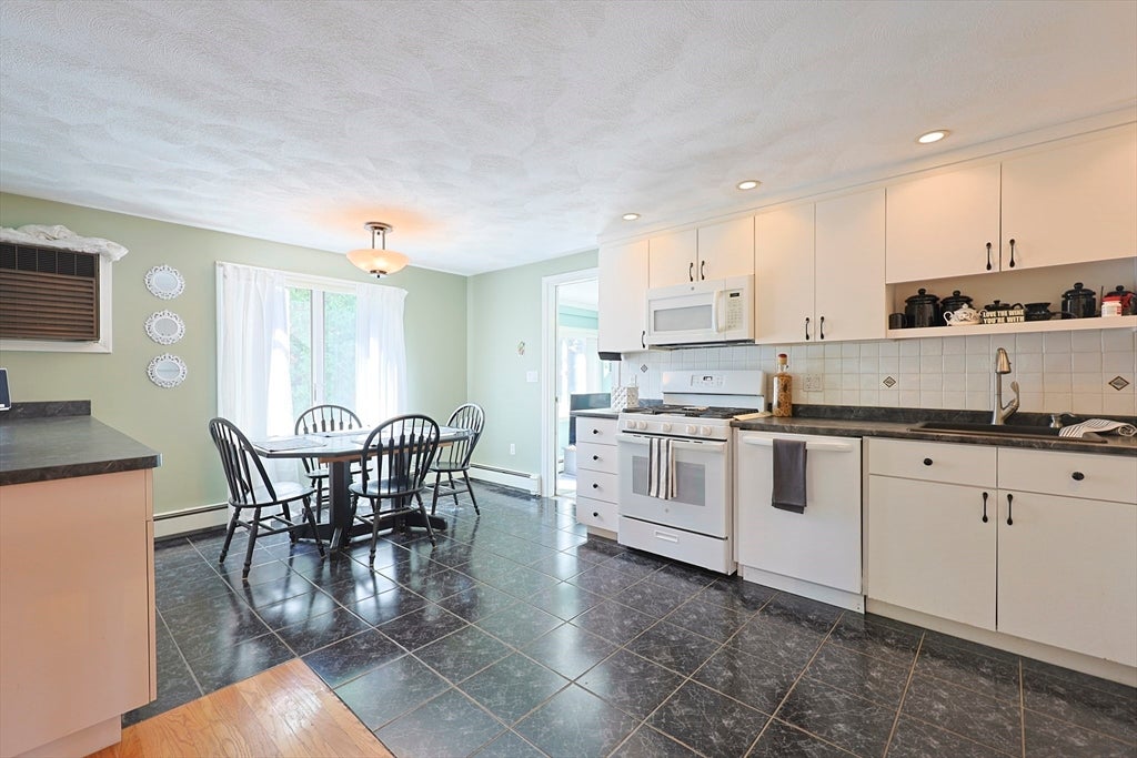 37 Cliftondale AVE, Saugus, MA, 37 Cliftondale AVE, Saugus, MA Photo #7