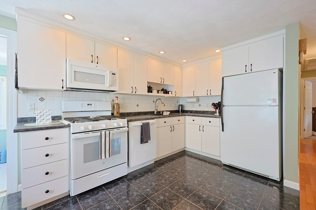 37 Cliftondale AVE, Saugus, MA, 37 Cliftondale AVE, Saugus, MA Photo #6