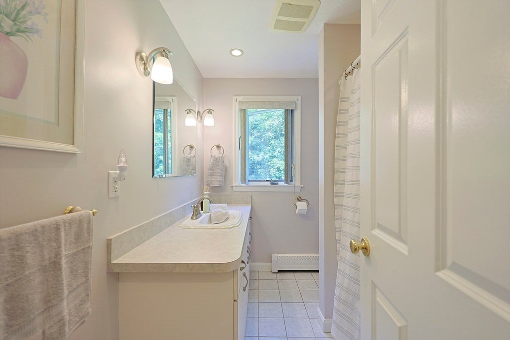 37 Cliftondale AVE, Saugus, MA, 37 Cliftondale AVE, Saugus, MA Photo #11