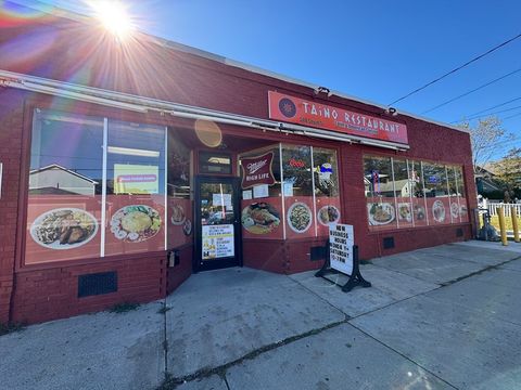 548 South St Holyoke MA 01040