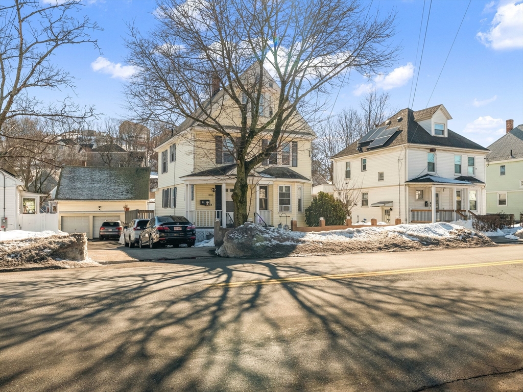 360 Lincoln Ave