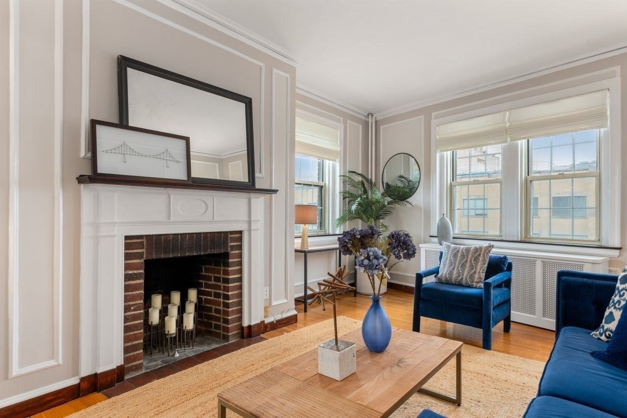 3 Arlington St 35