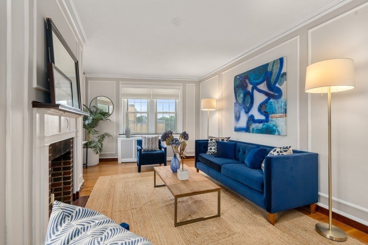 3 Arlington St 35