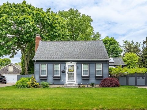98 Moss St New Bedford MA 02744