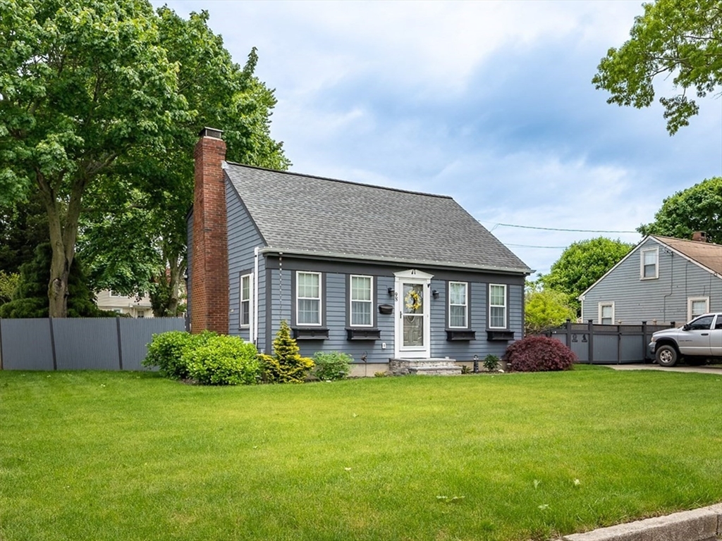 98 Moss St