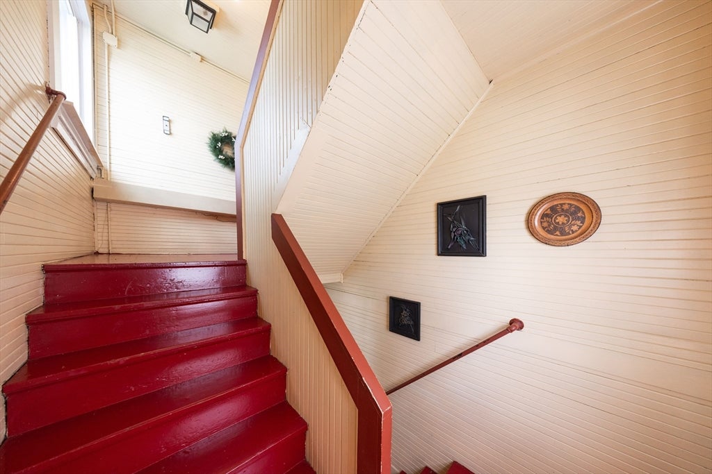 87 Fairfax Rd, Worcester, MA Photo #32