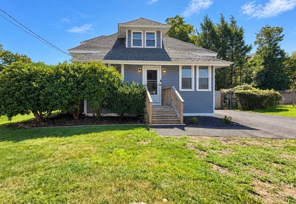 32 Sycamore Ave