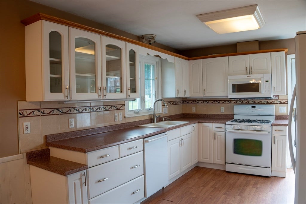 571 Mill St, Agawam, MA, 571 Mill St, Agawam, MA Photo #7