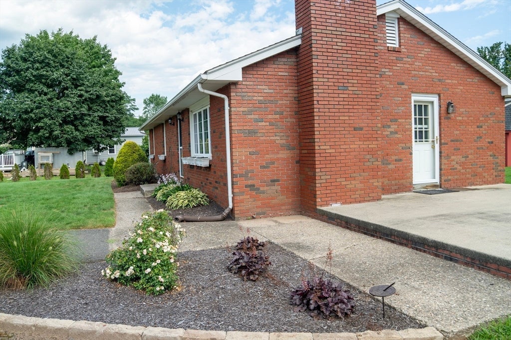 571 Mill St, Agawam, MA, 571 Mill St, Agawam, MA Photo #6