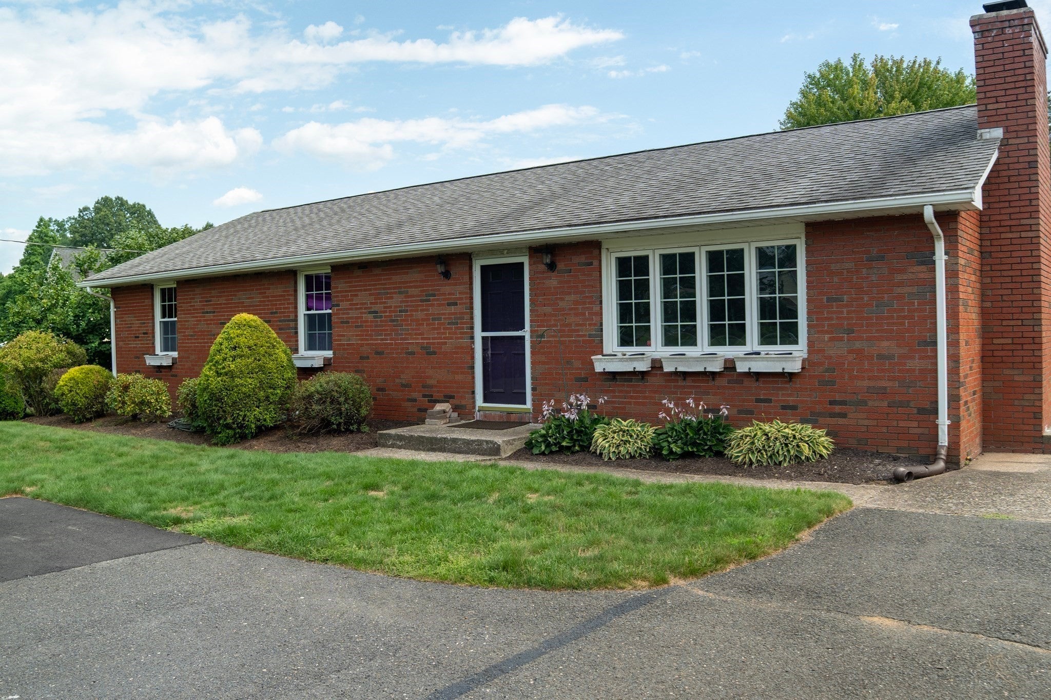 571 Mill St, Agawam, MA, 571 Mill St, Agawam, MA Photo #1