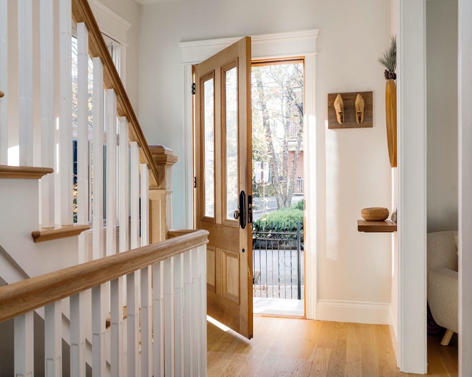 17 Ellsworth Avenue Front