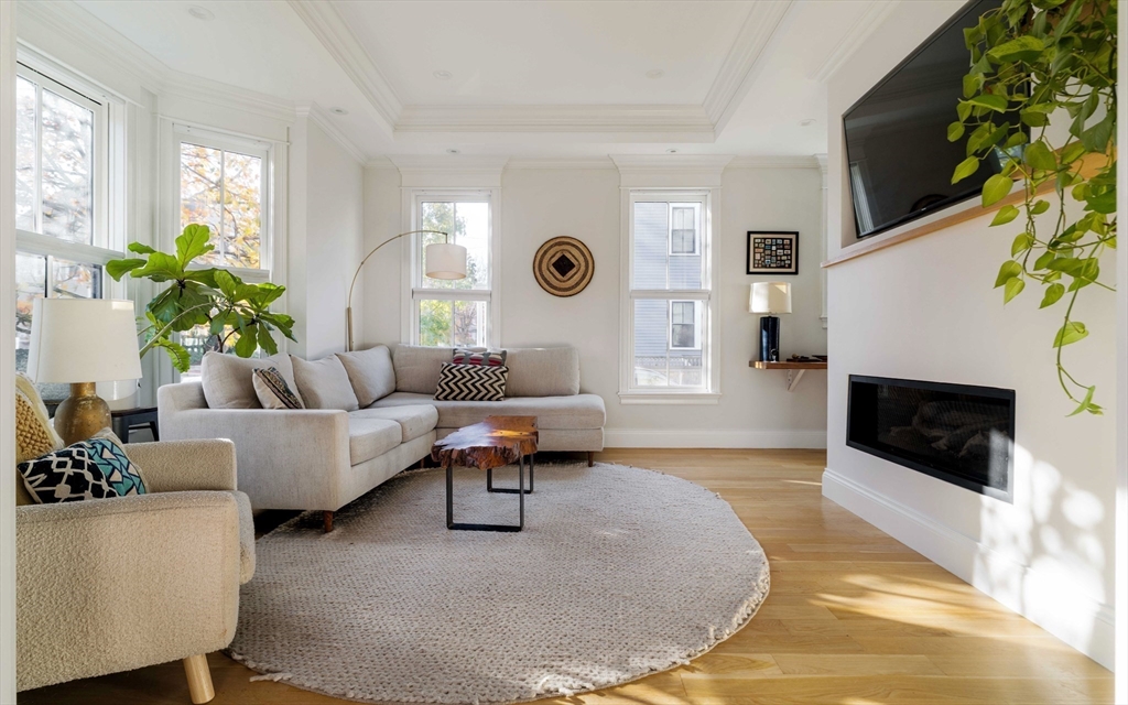 17 Ellsworth Avenue Front