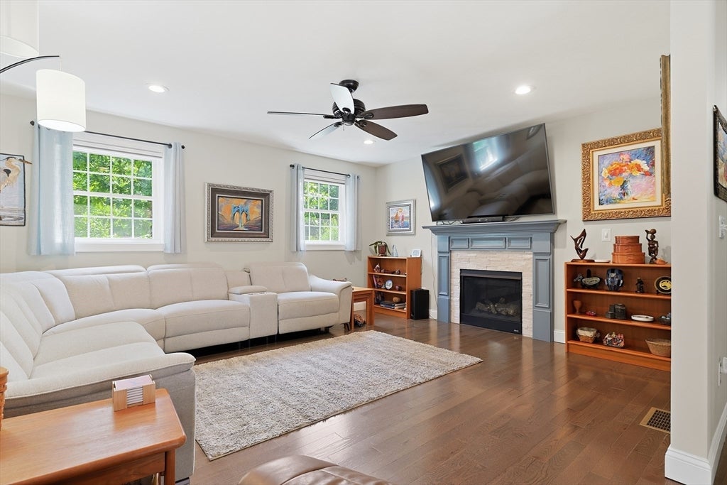 17 Cypress #1, Exeter, NH, 17 Cypress #1, Exeter, NH Photo #15