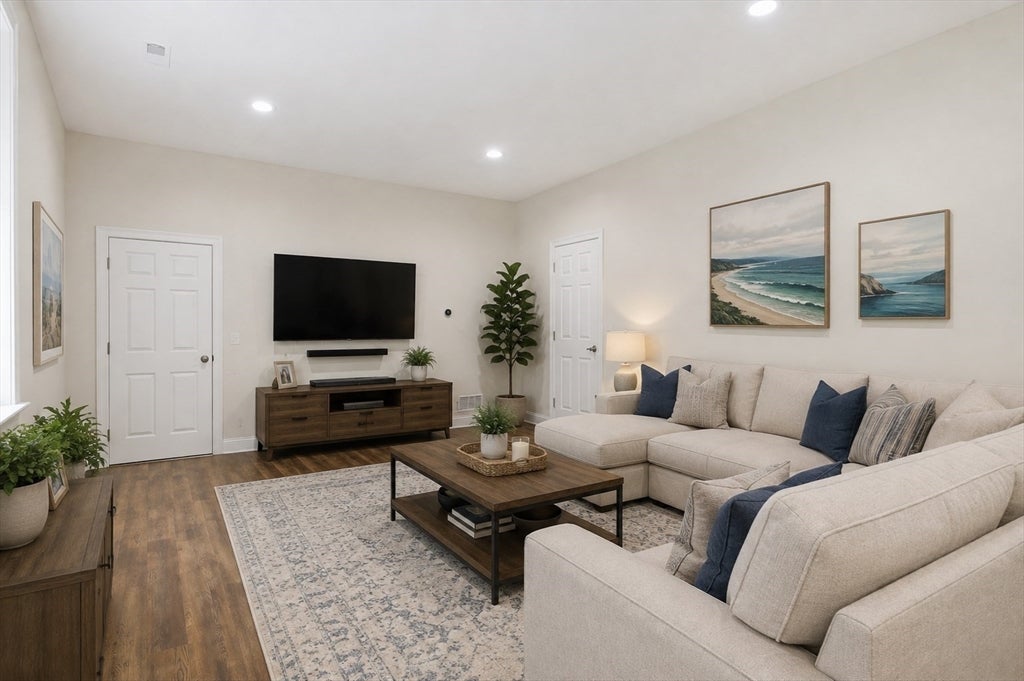 17 Cypress #1, Exeter, NH, 17 Cypress #1, Exeter, NH Photo #25