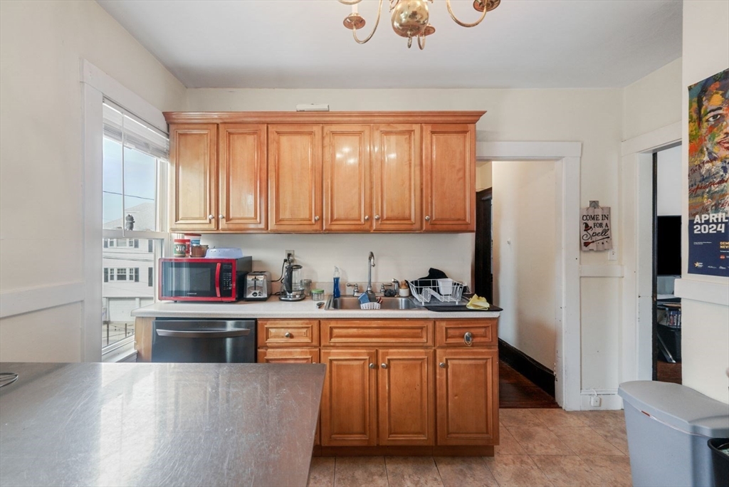 70-72 Montcalm Ave