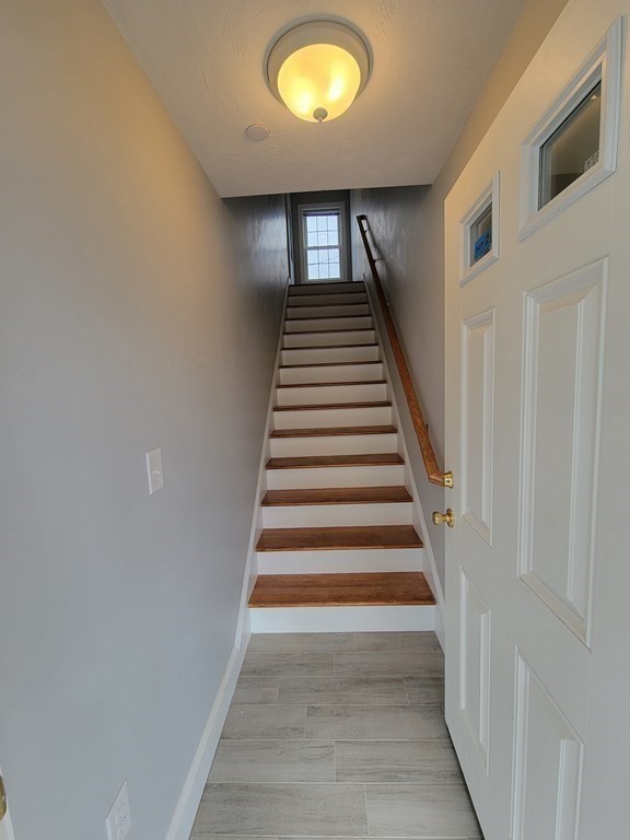 944 Warren Ave 2 F