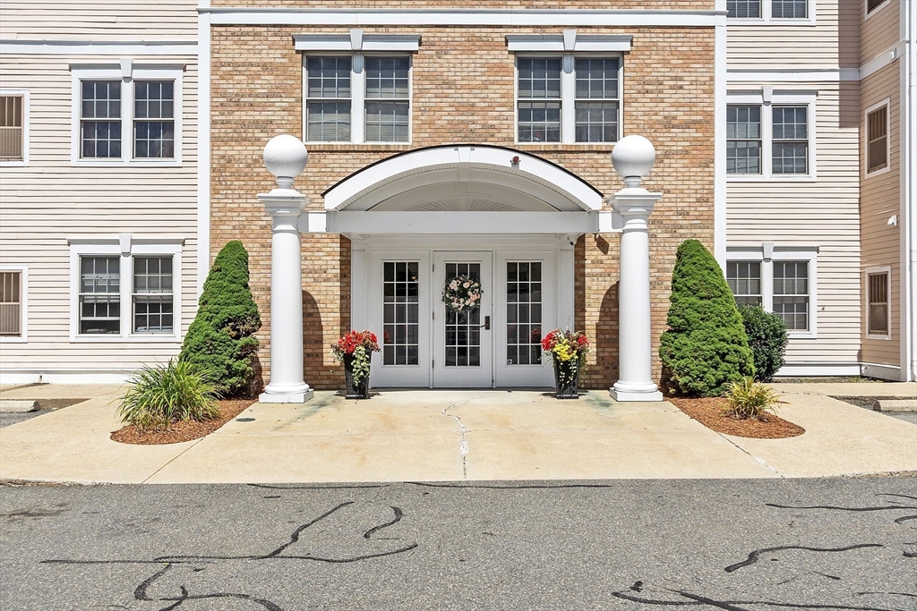 1 Millbrook Ln 205
