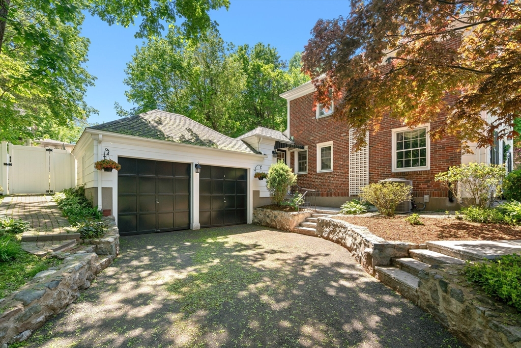 16 Bailey Lane