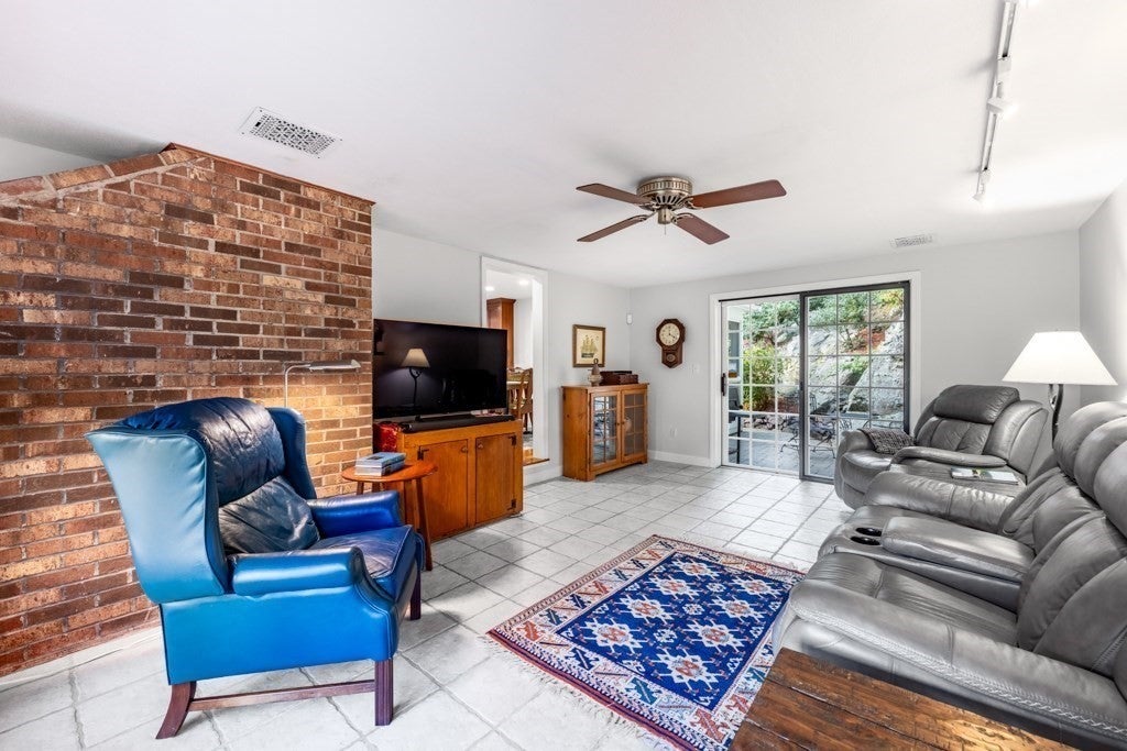2 Rosemary Ave, Wakefield, MA, 2 Rosemary Ave, Wakefield, MA Photo #17