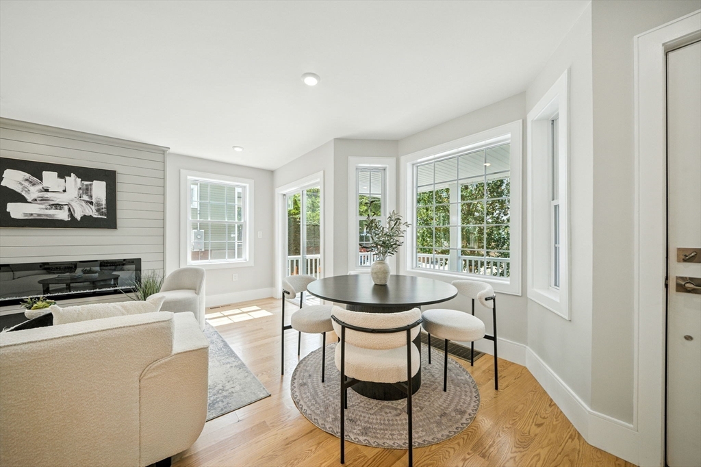 17 Bond St 1