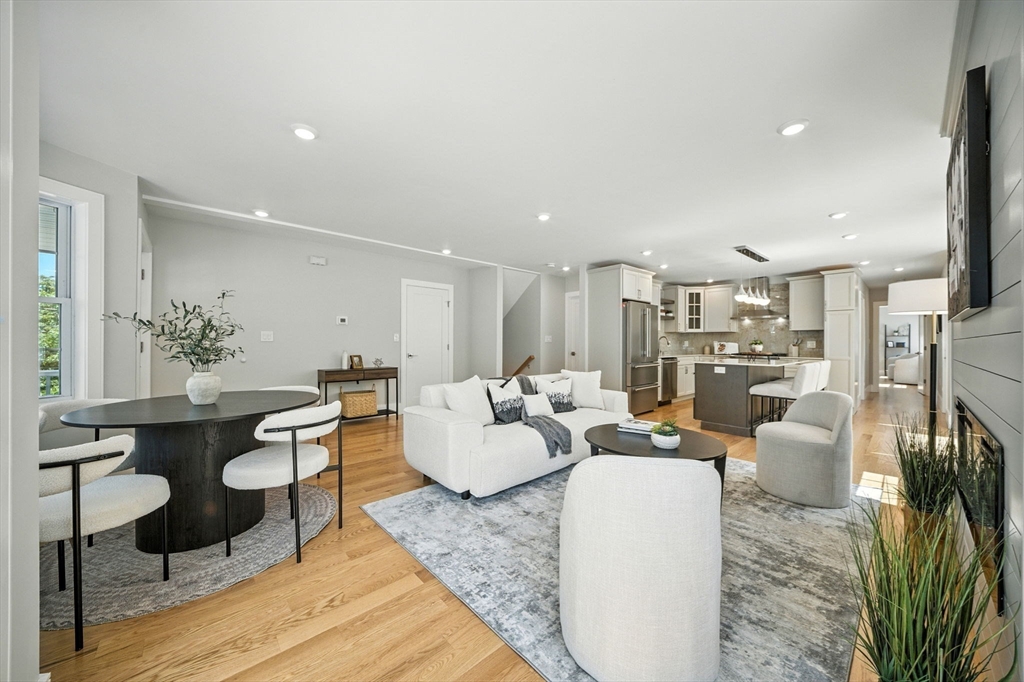 17 Bond St 1